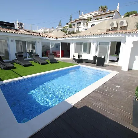 #117 La Jax By Holidays Villa